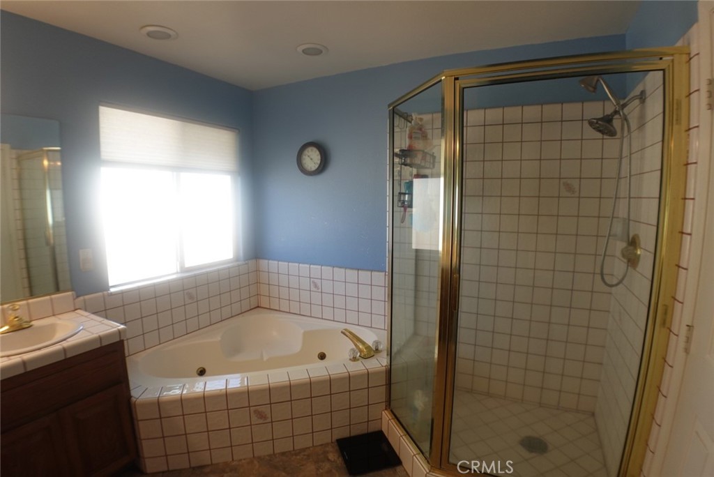 18296 Fairburn Property Photo 33