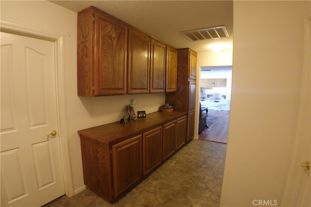 18296 Fairburn Property Photo 33