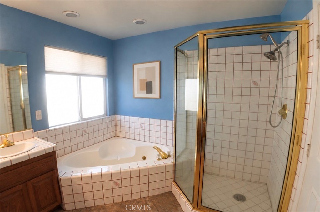 18296 Fairburn Property Photo 34