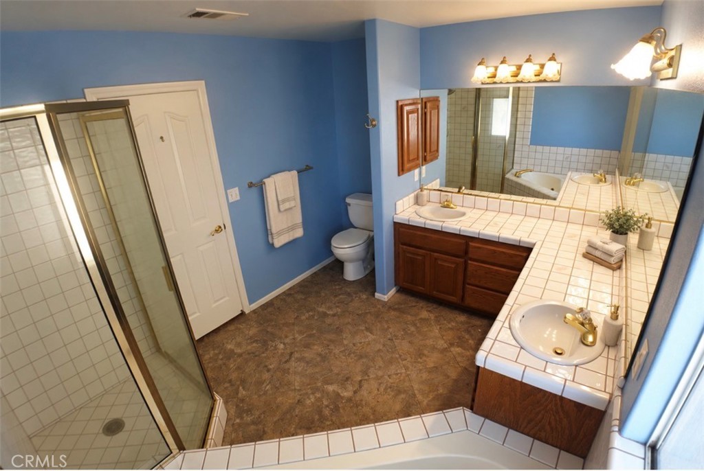 18296 Fairburn Property Photo 36