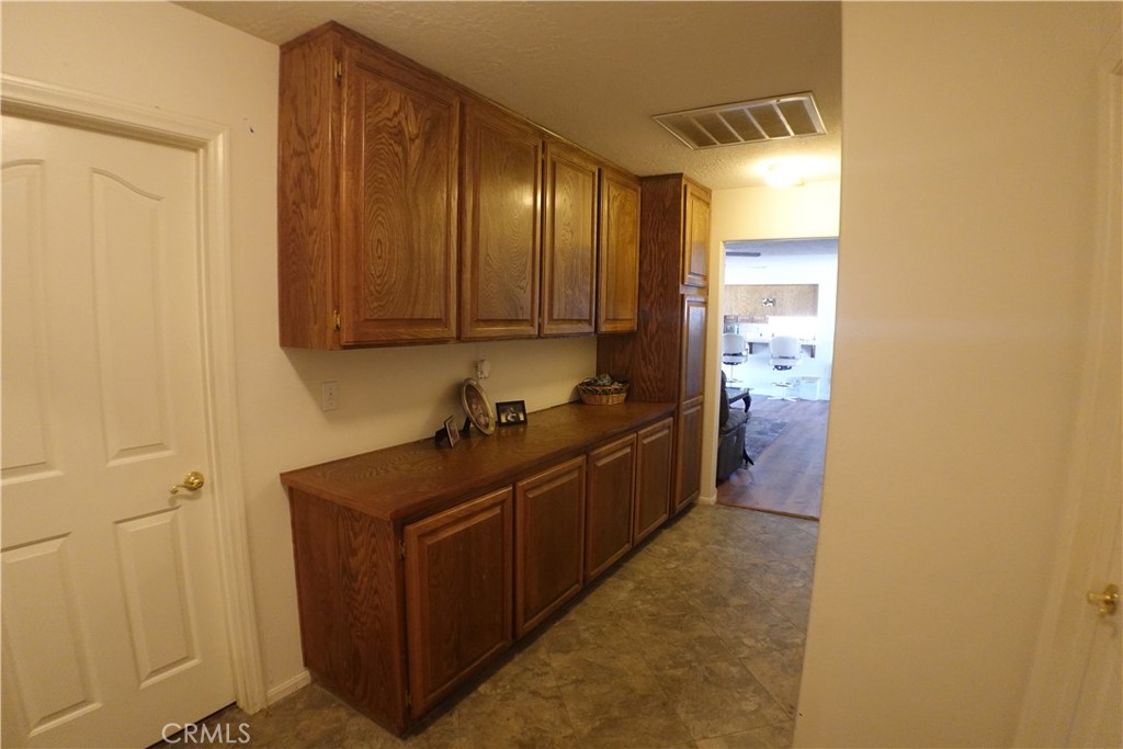 18296 Fairburn Property Photo 37