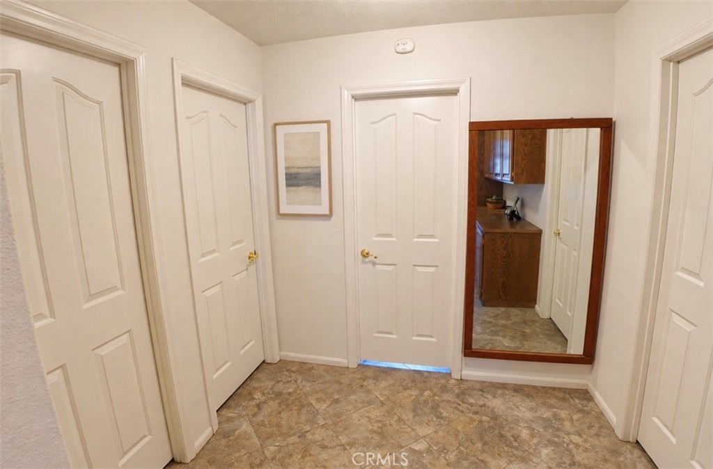 18296 Fairburn Property Photo 38