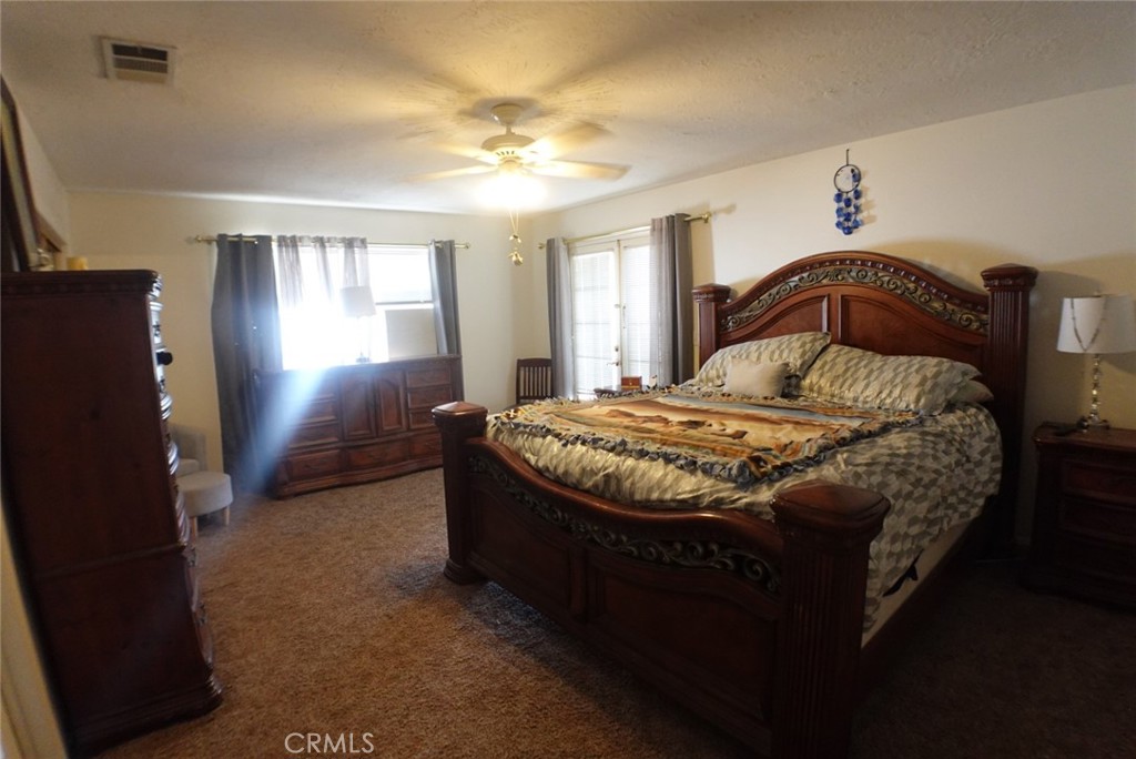 18296 Fairburn Property Photo 41