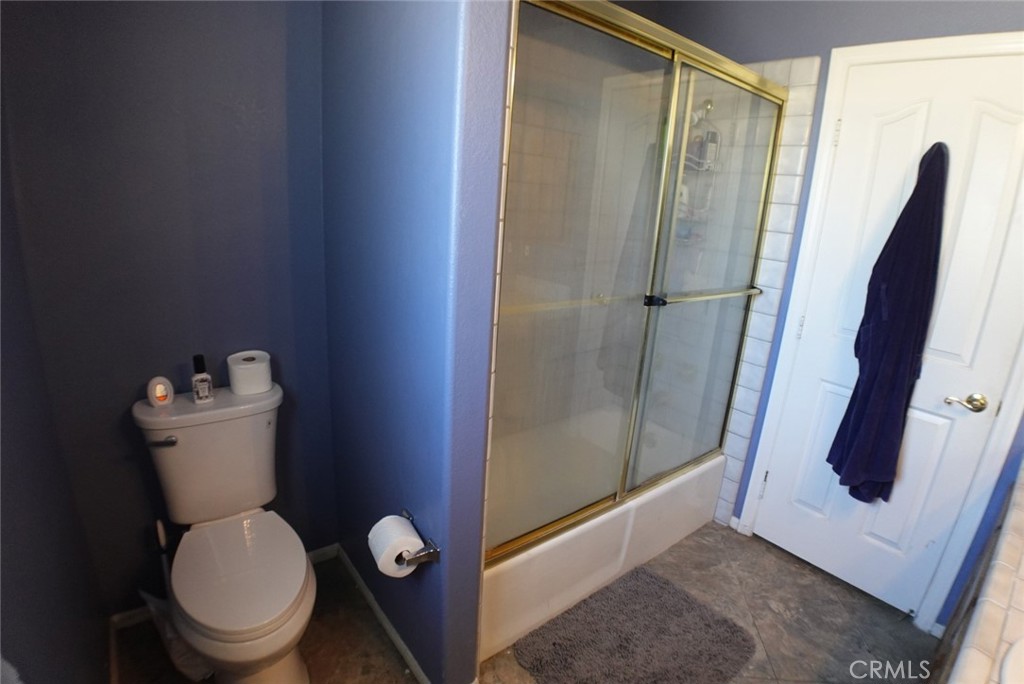 18296 Fairburn Property Photo 49