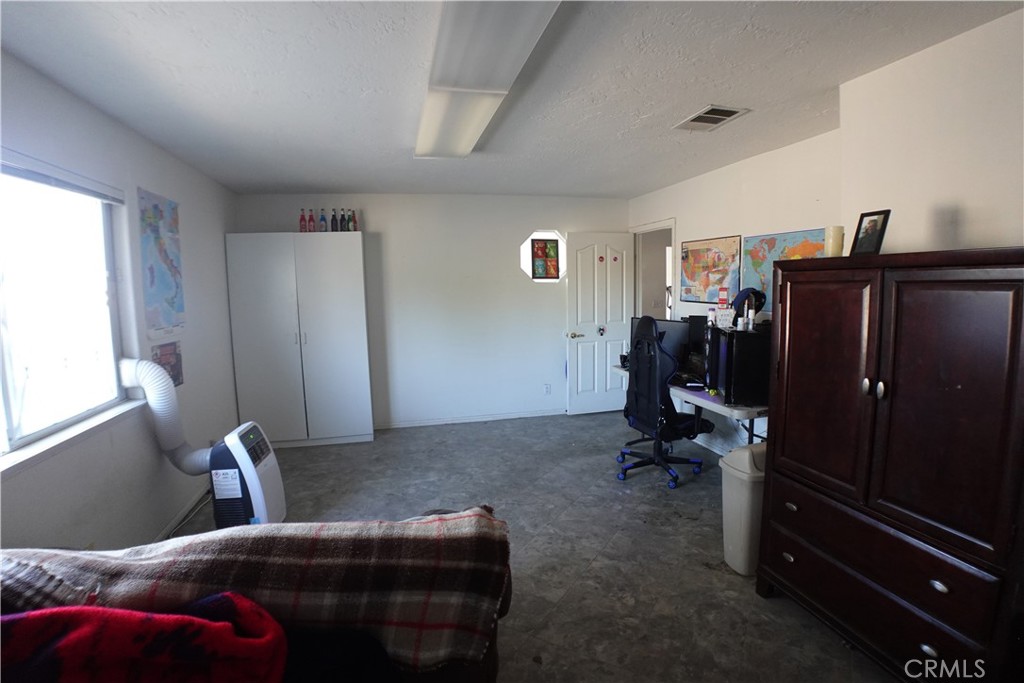 18296 Fairburn Property Photo 50
