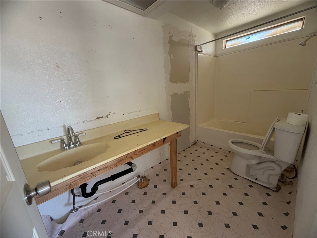 33803 Suffoch Property Photo 16