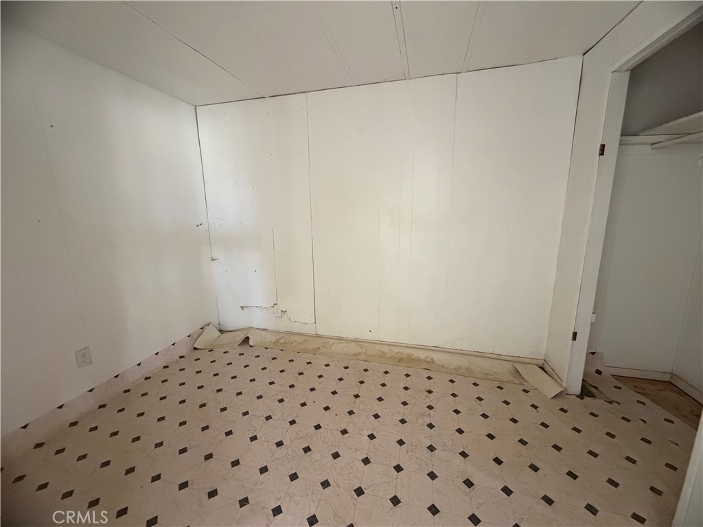 33803 Suffoch Property Photo 18