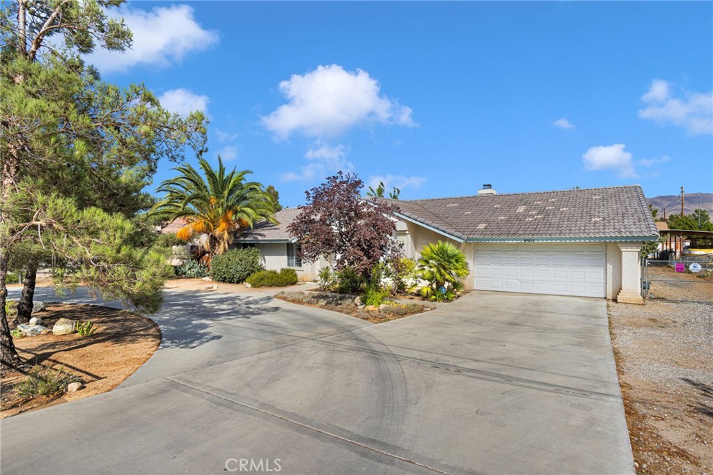 8951 Avocado Property Photo 3