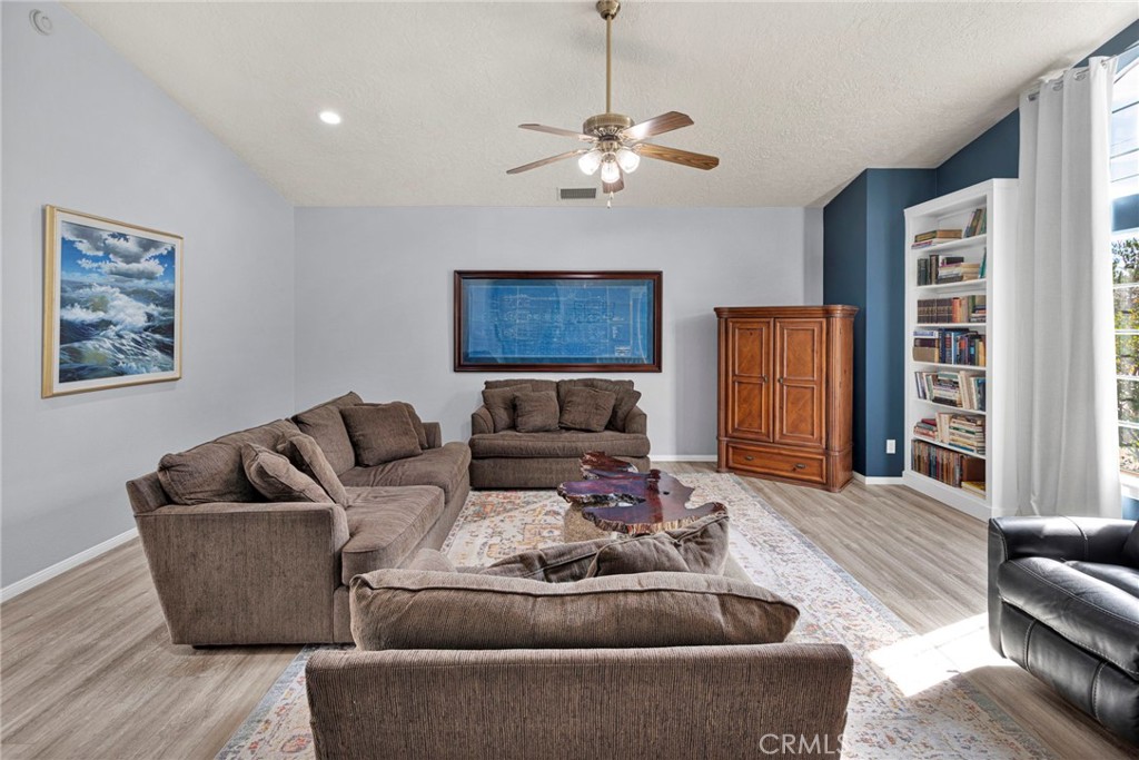 8951 Avocado Property Photo 8