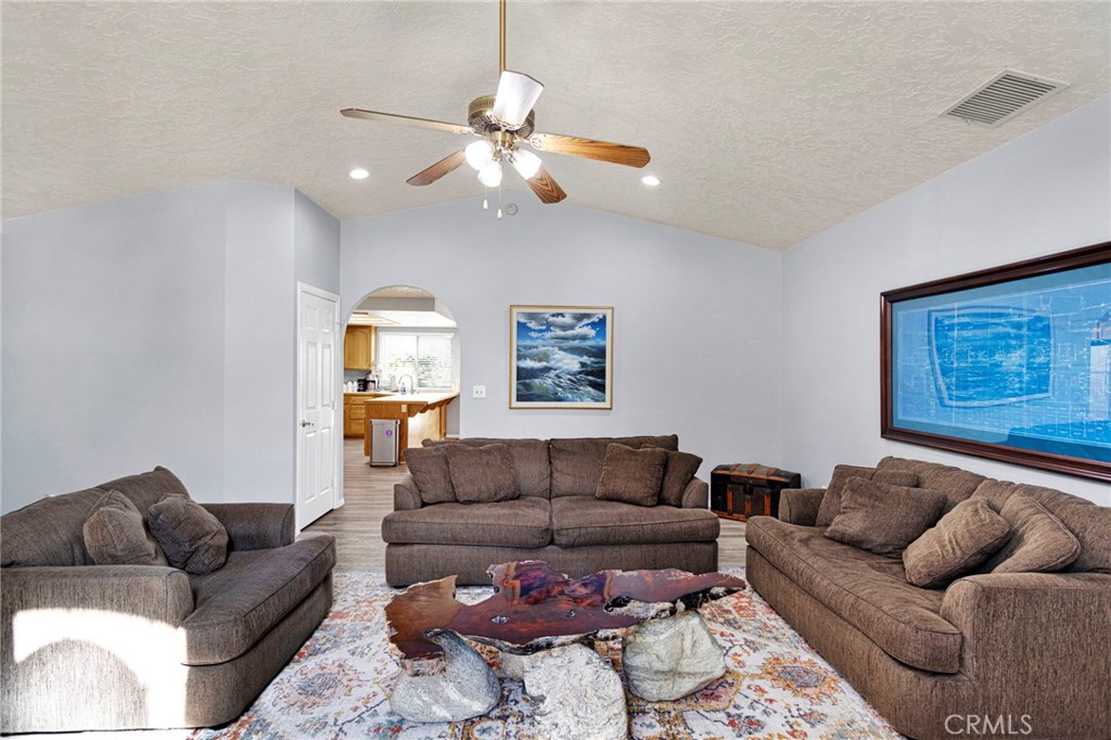 8951 Avocado Property Photo 10