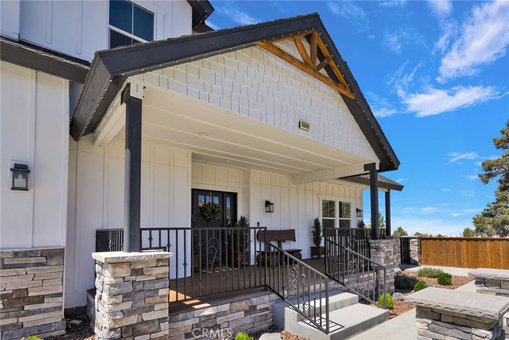 5548 Locarno Property Photo 3