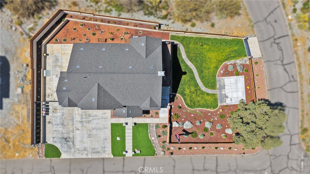 5548 Locarno Property Photo 10