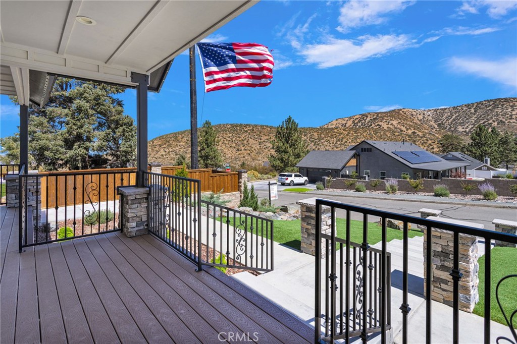 5548 Locarno Property Photo 11