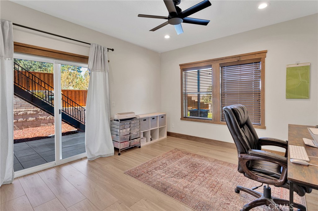 5548 Locarno Property Photo 19