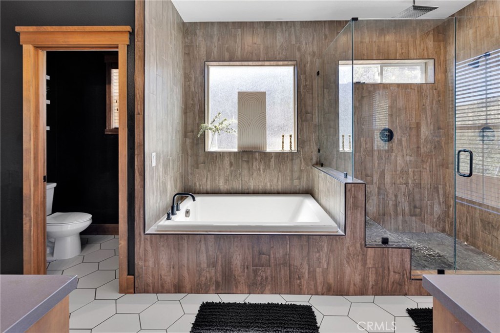 5548 Locarno Property Photo 23