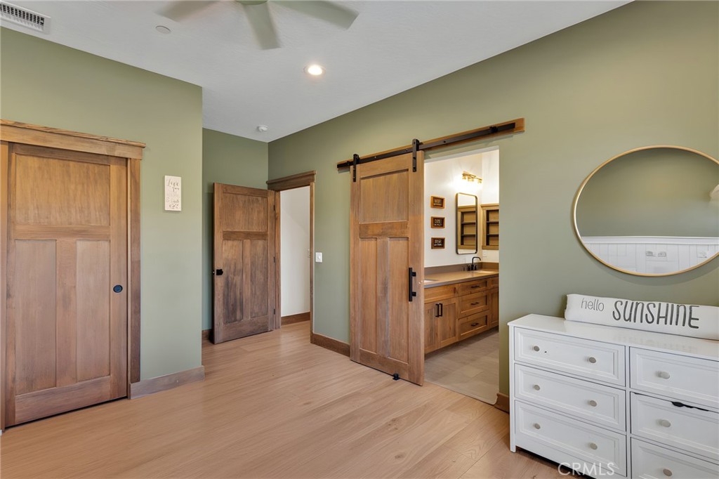 5548 Locarno Property Photo 30