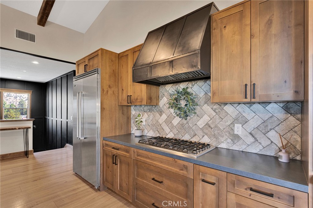 5548 Locarno Property Photo 34