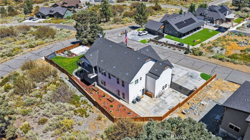 5548 Locarno Property Photo 60