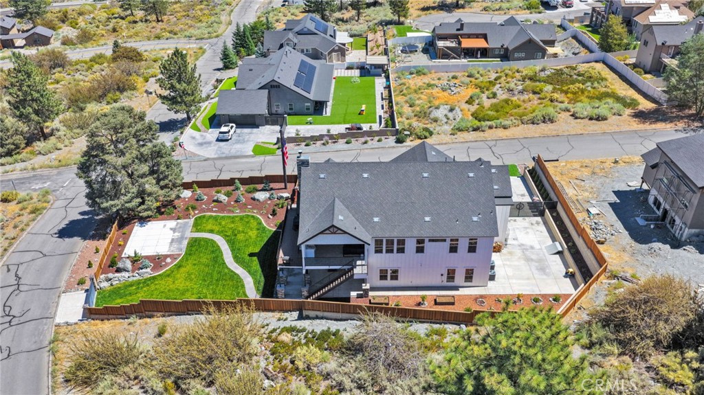 5548 Locarno Property Photo 61