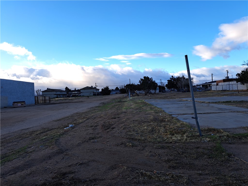 16023 Walnut Property Photo 2
