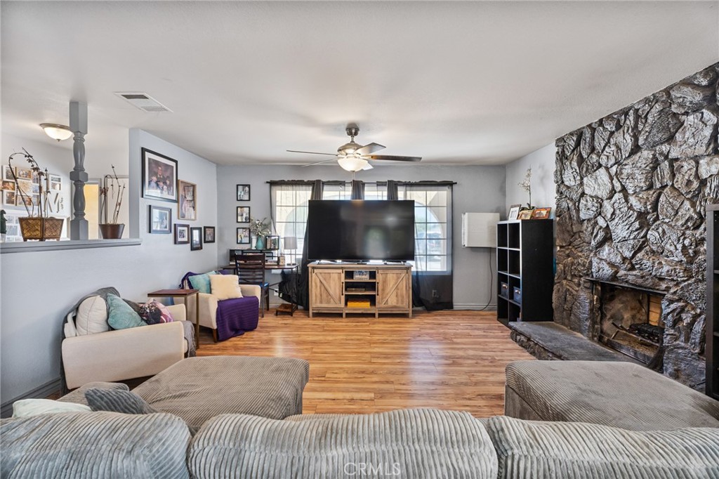 16371 Adelia Property Photo 6