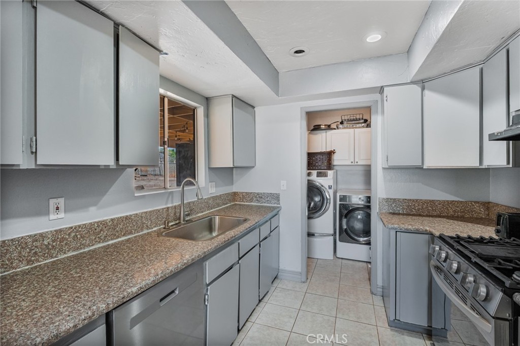 16371 Adelia Property Photo 11