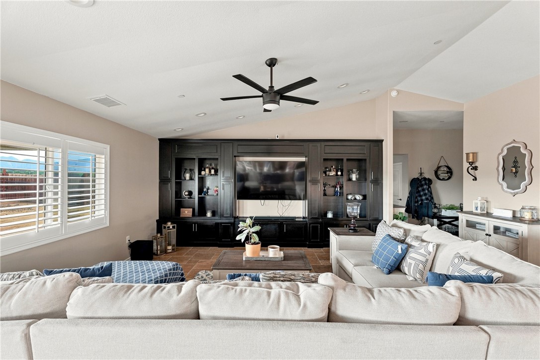 10215 Nielson Property Photo 9