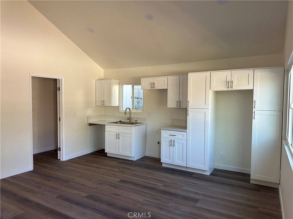 871 Maple Property Photo 4