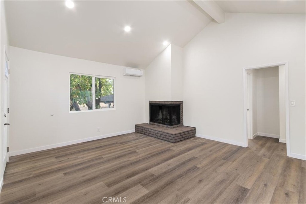 871 Maple Property Photo 12