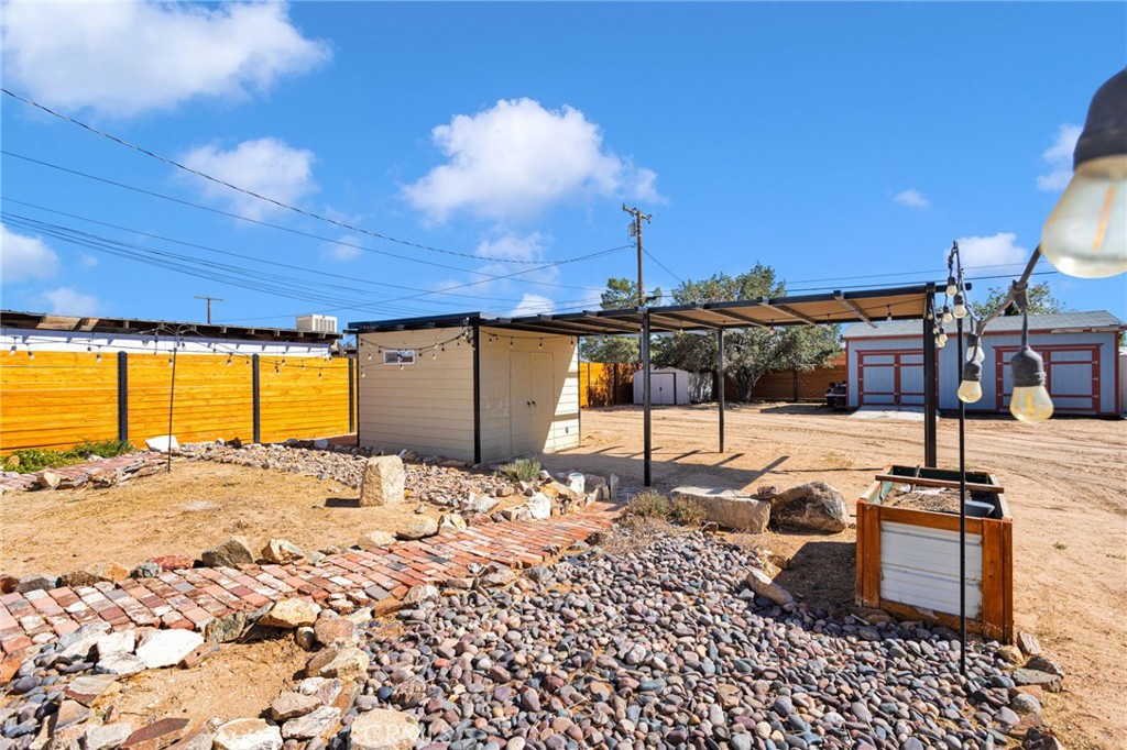 13861 Osage Property Photo 45