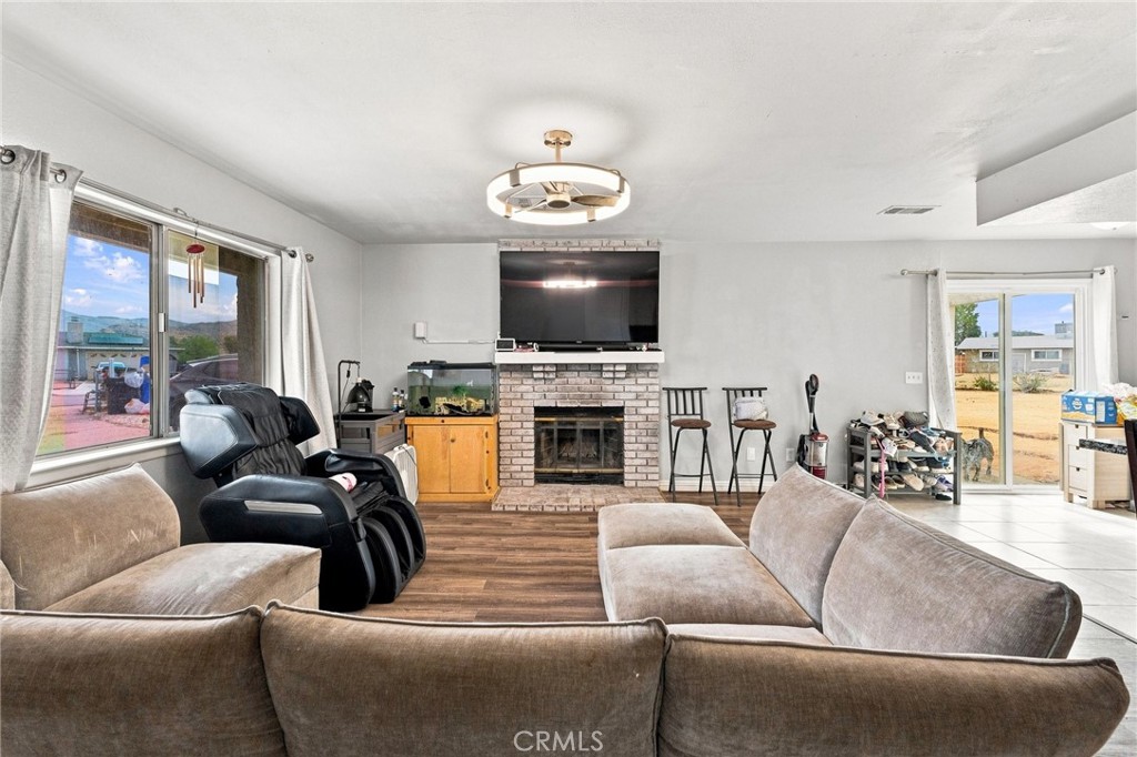 22889 Anoka Property Photo 3