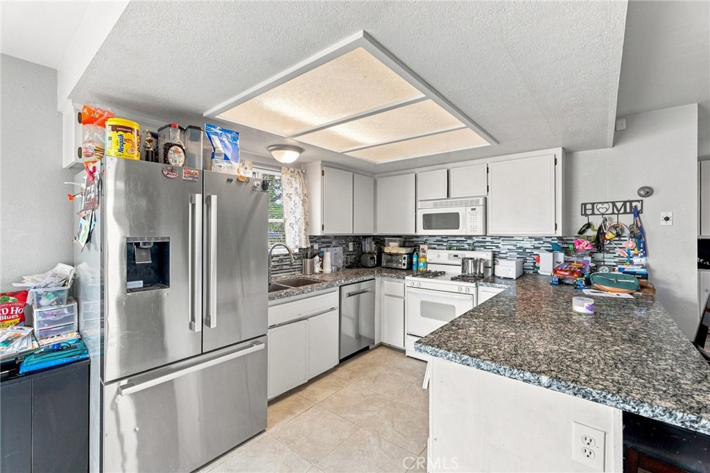 22889 Anoka Property Photo 6
