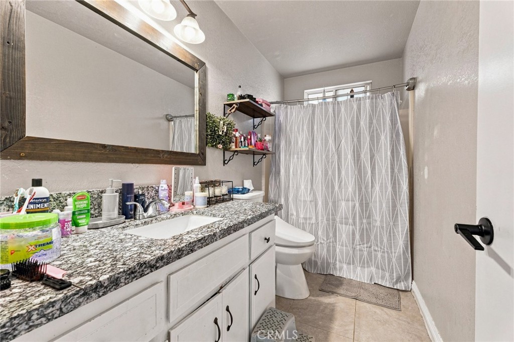 22889 Anoka Property Photo 8