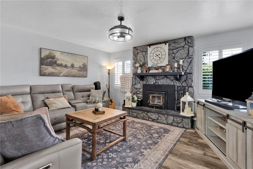 11846 Ivy Avenue Property Photo 3