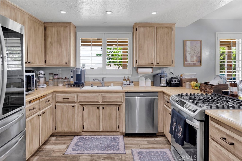 11846 Ivy Avenue Property Photo 4