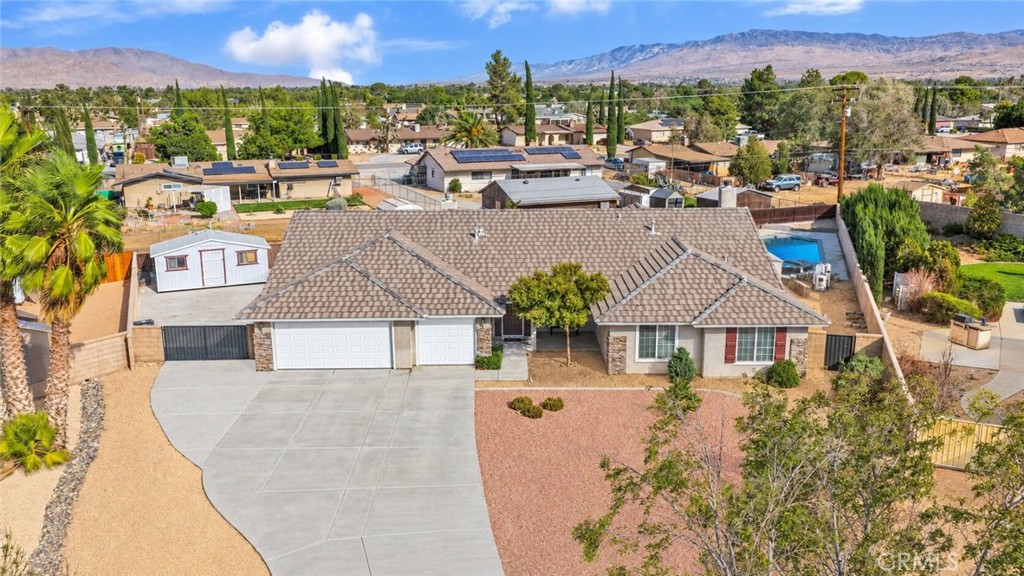 20463 Majestic Drive Property Photo 3