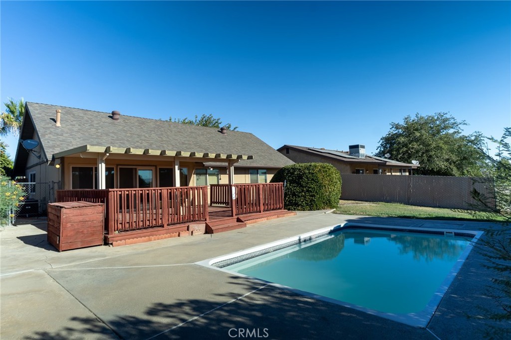 15560 Elmwood Drive Property Photo 3