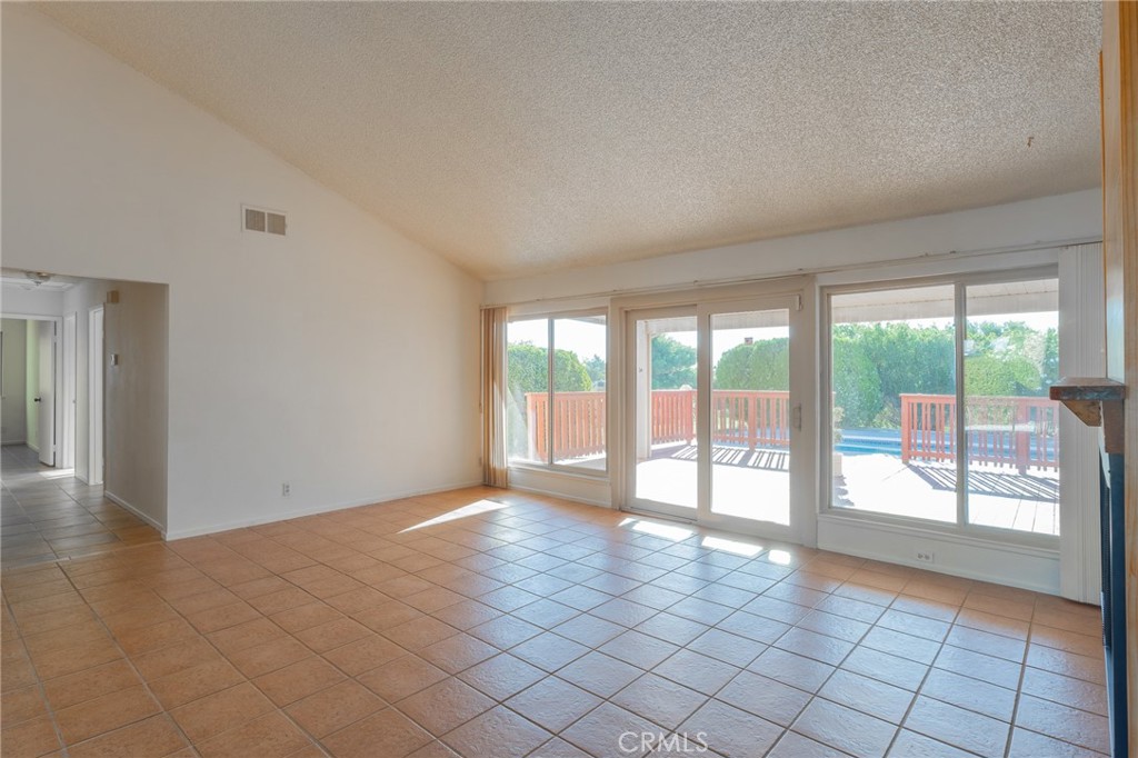 15560 Elmwood Drive Property Photo 5