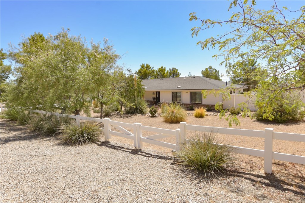 17170 Yucca Road Property Photo 4