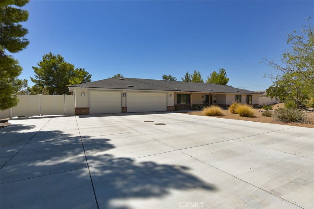 17170 Yucca Road Property Photo 5
