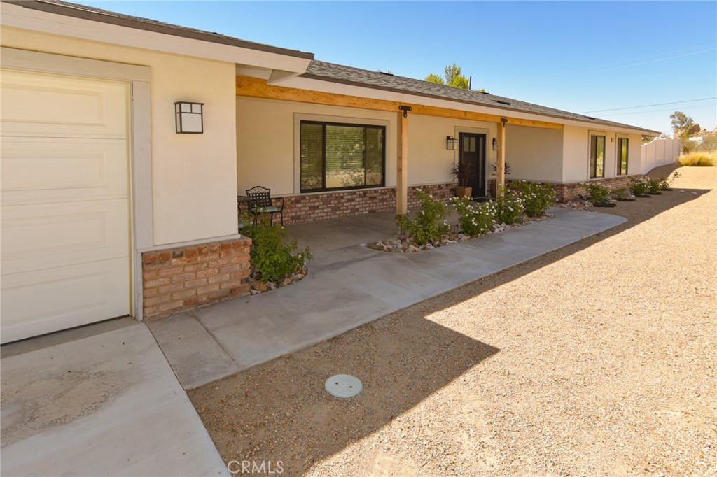 17170 Yucca Road Property Photo 6
