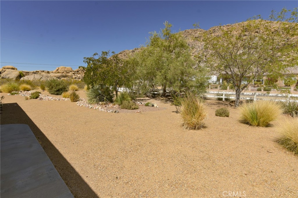 17170 Yucca Road Property Photo 7