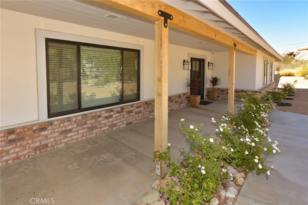 17170 Yucca Road Property Photo 8