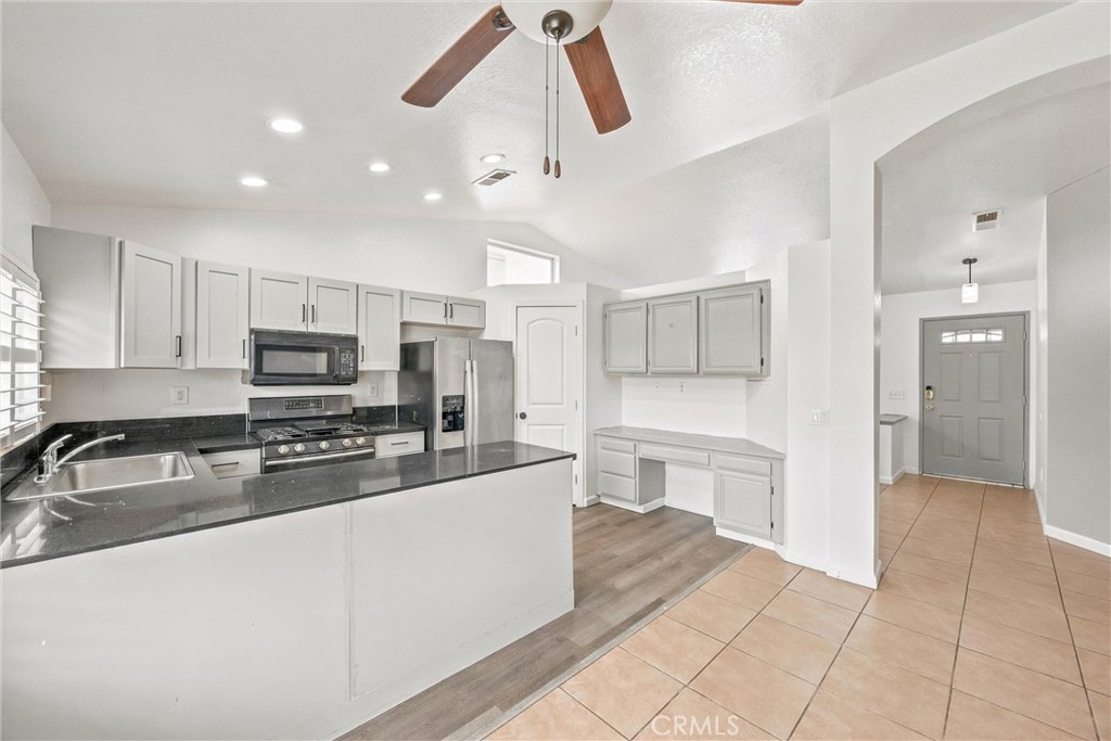 14806 Cypress Property Photo 8