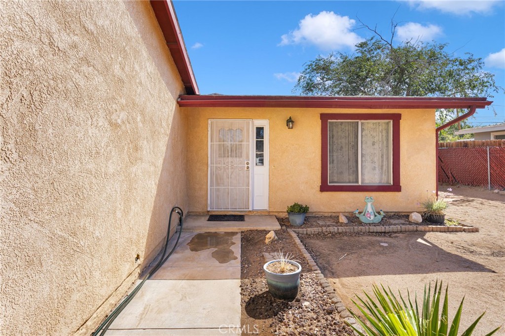 16165 Pine Property Photo 6