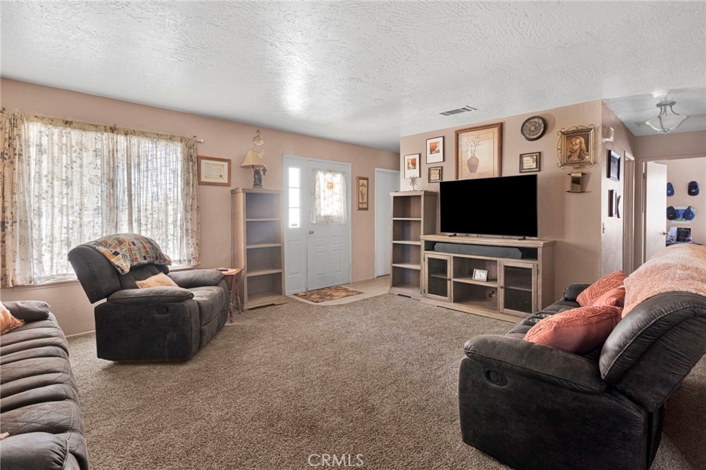 16165 Pine Property Photo 7