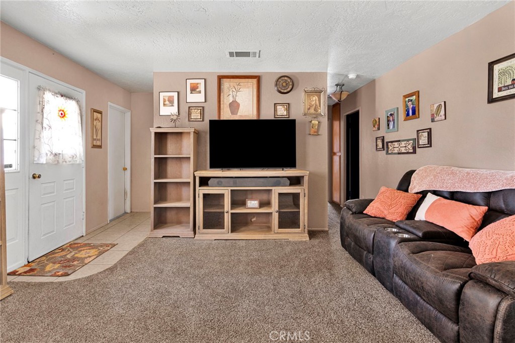 16165 Pine Property Photo 8