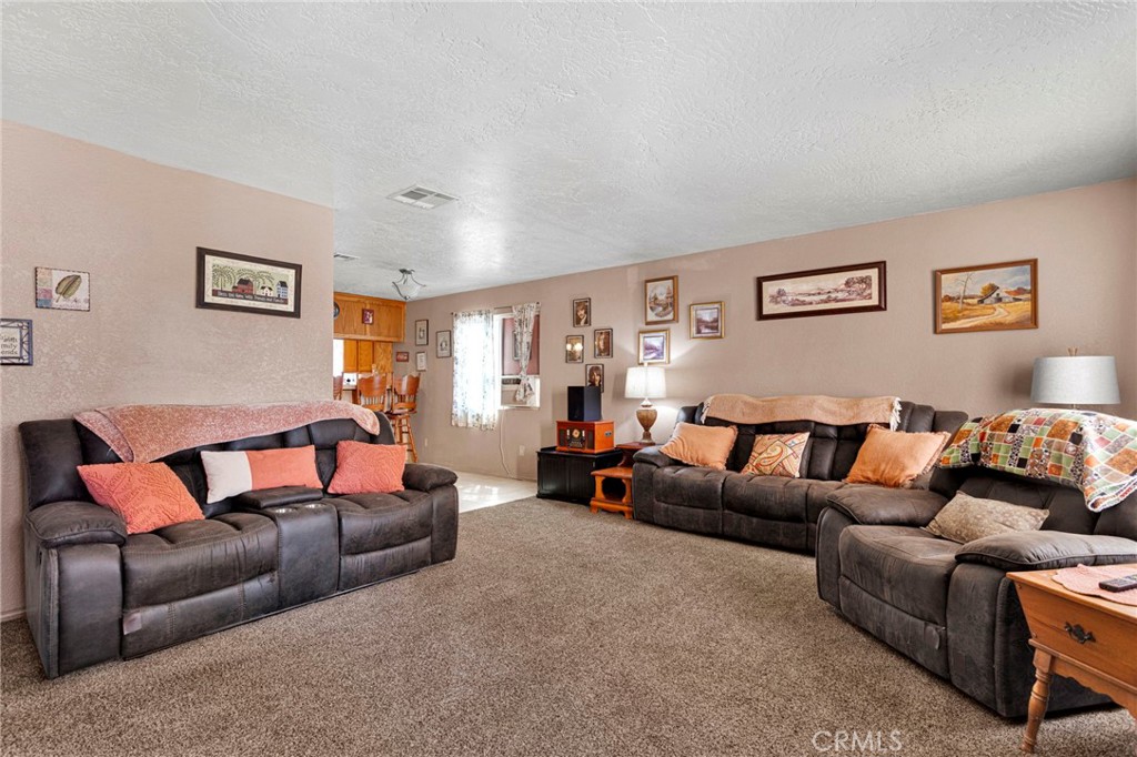 16165 Pine Property Photo 9