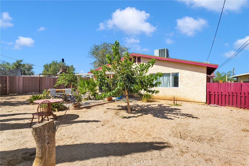 16165 Pine Property Photo 38