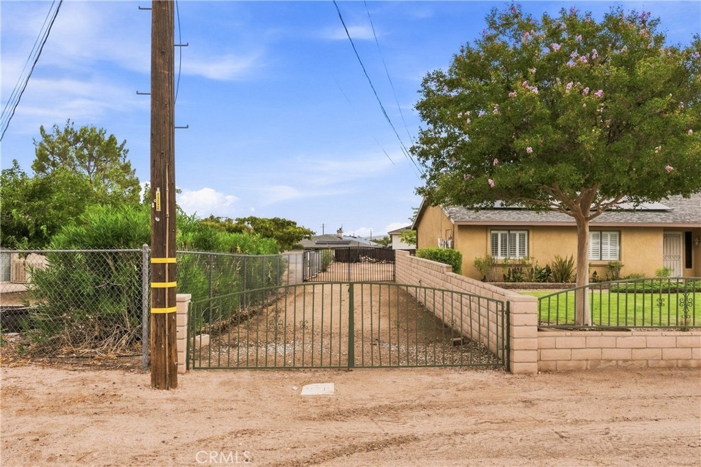8333 Paisley Property Photo 3